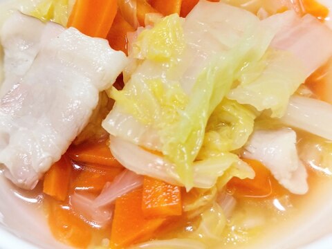 ベーコンと白菜にんじんの コンソメ煮